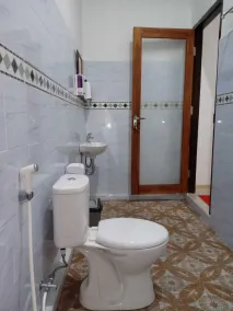 Santhi Guna Bungalow - Bathroom