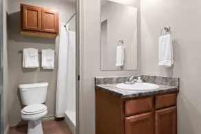 Eagle's Den Suites Big Spring a Travelodge by Wyndham - Salle de bain