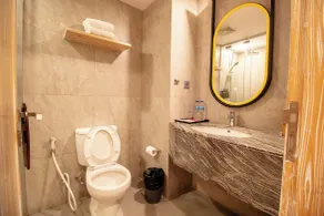 Koa D Surfer Hotel - Bathroom
