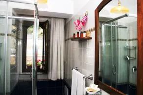 Hotel U' Bais - Bathroom