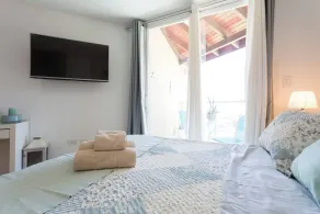 Appartement avec piscine, jardin et terrasse | Vue piscine - Chambre