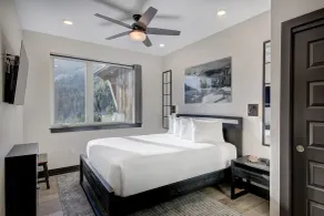 Clearwater Lofts - 3 Bedroom Luxury Condo Near Lakeside Village - Værelse