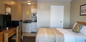 Athabasca Lodge Motel - Room