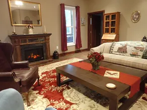 Pleasant Grove Farm - Lobby