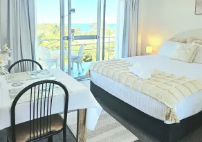 Mollymook Ocean View Motel - Welcoming Guests 18 Years and Older - View from room