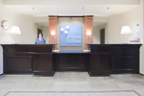 Holiday Inn Express Hotel & Suites Minot South by IHG - Réception