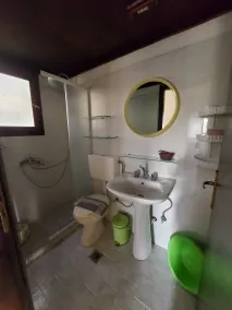 Logement située sur une colline avec des vues spectaculaires sur la mer - Salle de bain