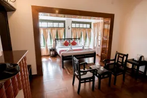 Lakefront Home Hotel - Camera