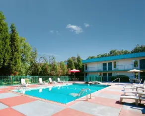 Rodeway Inn & Suites Carrollton - Pool