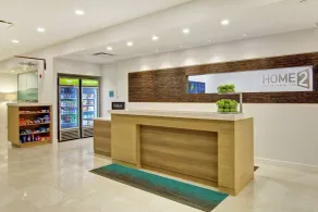 Home2 Suites by Hilton Montreal Dorval - Réception