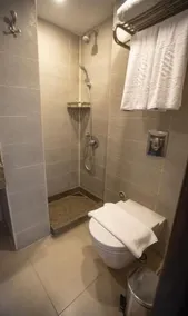 La Rosa Empire Hotel - Badrum