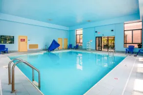 Quality Inn & Suites Sellersburg - Louisville Area - Piscine