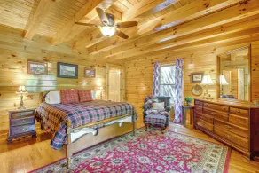 Hike, Fish & Golf: Burnsville Retreat w/ Deck! - Innvendig