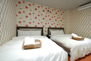 Happiness Inn - Room