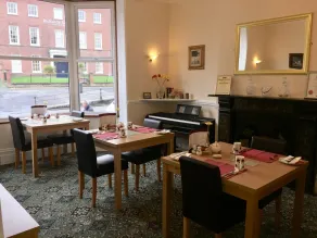 Shrubbery Guest House - Restaurant