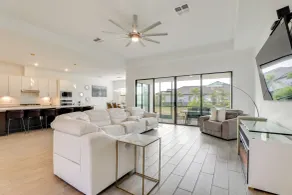 Resort-style Living! Walkable Bradenton Getaway - Innvendig