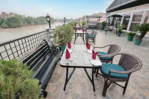 ECKO Antarman on the Ganges - Restaurant