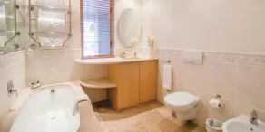 One Bedroom Apartment - fully equipped Waterfront based, Va Marina Residential - Badezimmer