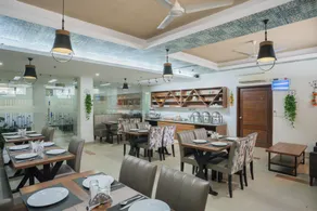 Ahuja Residency Parklane - Restaurant