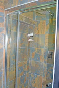 Lake Sands Manor - Bathroom