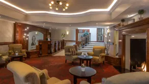 Court Yard Hotel - Lobby