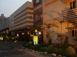 JYD Motel - Xinfu by HXgroup - Façade de l’hébergement - soirée/nuit