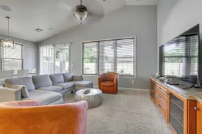 Poolside Oasis: Group-friendly Getaway in Phoenix! - Interior