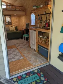 Tiny House Boho Cabin - North Florida Lake Retreat - Living area