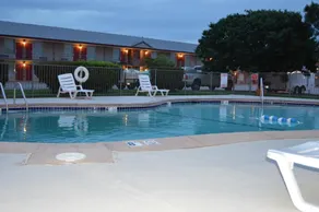 Rodeway Inn Ardmore I-35 - Piscina