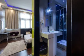 Gallery Art Hotel - Bad