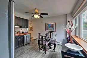 Yonkers Apt w/ Balcony: Walk to Train Station! - Intérieur