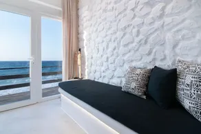 Portara Seaside Luxury Suites - Vue de la chambre