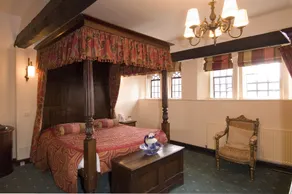 George & Pilgrims Hotel - Room