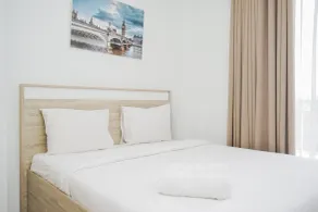 Comfort and Minimalist Studio Apartment at Springwood Residence - Room