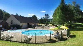 VVF Cantal Champs-sur-Tarentaine - Piscina