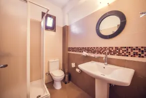 Paroraia - Bathroom