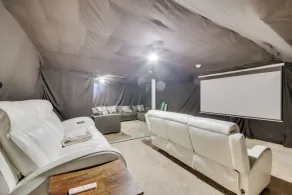Home Theater & Hot Tub: Mtn-view Winthrop Home - Innvendig