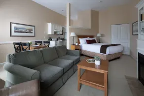 Rivertide Suites - Room