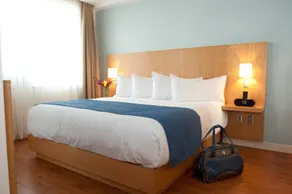 The Holman Grand Hotel - Chambre