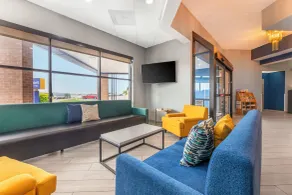 Comfort Inn & Suites Madison - Airport - Coin salon dans le hall