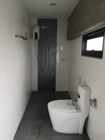 The Entaneer Poshtel - Bathroom
