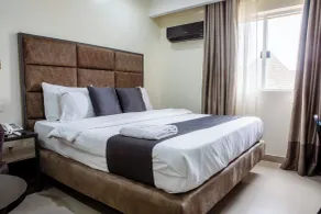 Romeneo Grand Royal Hotel - Chambre