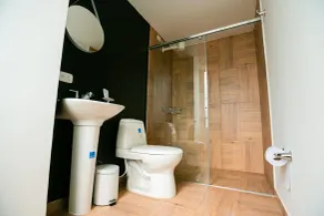 Orange wild BY Laurel hotels - Aeropuerto - Bathroom