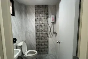 Collection O Centre Place - Bathroom
