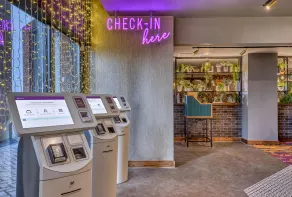 Premier Inn Cardiff Cc Queen Street - Reception