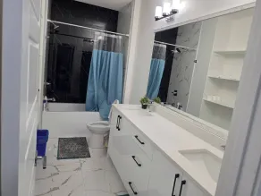 The Blessed Family Home-4bedrooms 3washrooms - Bathroom