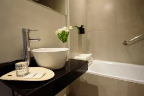 M Concept Hotel - Badrum