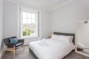 Silver Lining - Luxury New Town Apartment - Værelse