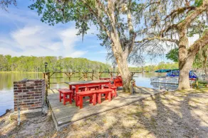 Dock & Fire Pit: Scenic Studio on Suwannee River! - Innenbereich