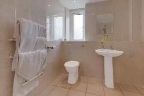 Belvilla Crewe Arms Hotel - Bathroom